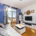 Apartments with a parking space Makarska - 15375